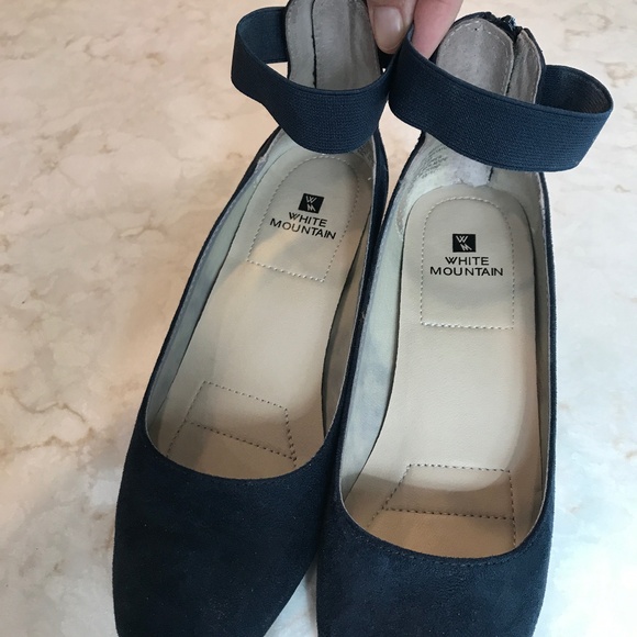 Navy Blue pumps size 8M - Picture 1 of 7